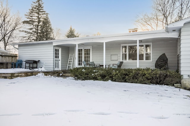 view of front of property featuring covered porch