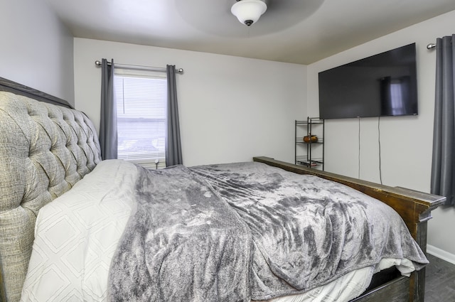 bedroom with a ceiling fan