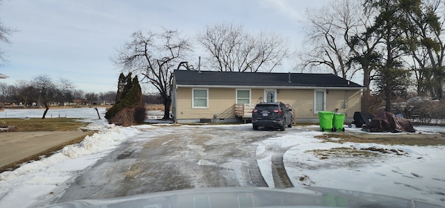 view of front of home with driveway