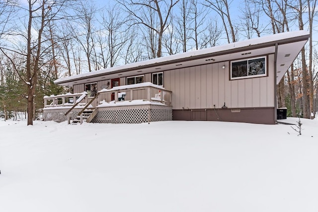 view of front facade with crawl space and a deck