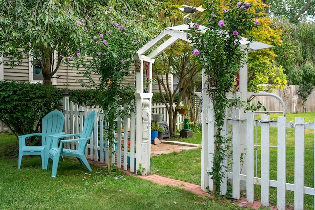 view of yard featuring fence