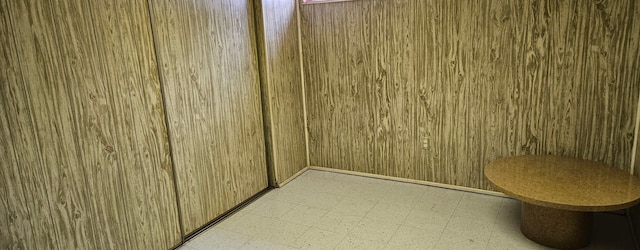 room details featuring tile patterned floors