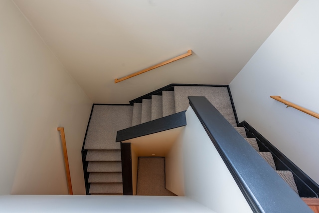 806 Brandon Ave, Pontiac, MI 48340 - view of staircase