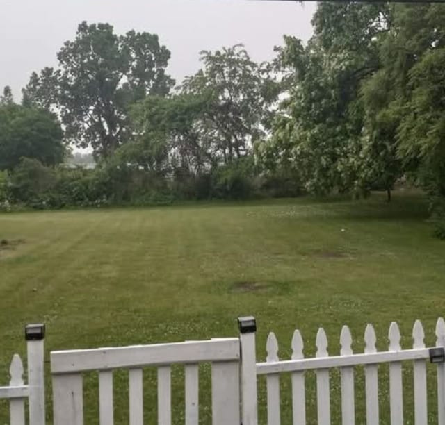 view of yard featuring a fenced front yard