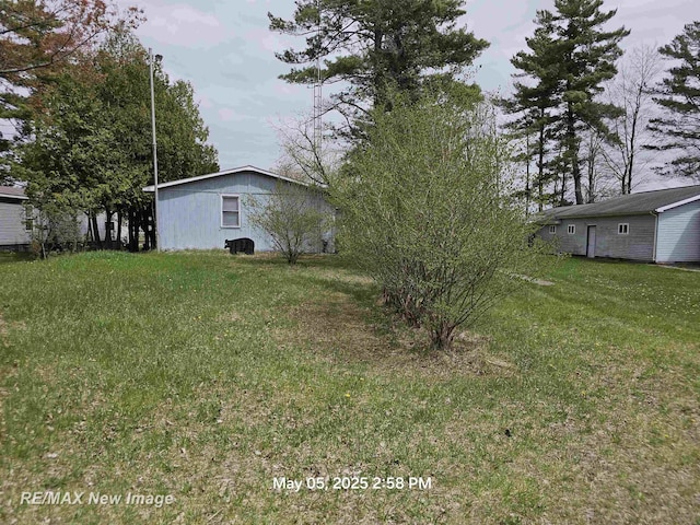 5243 Martin Rd, Beaverton, MI 48612 - view of grassy yard