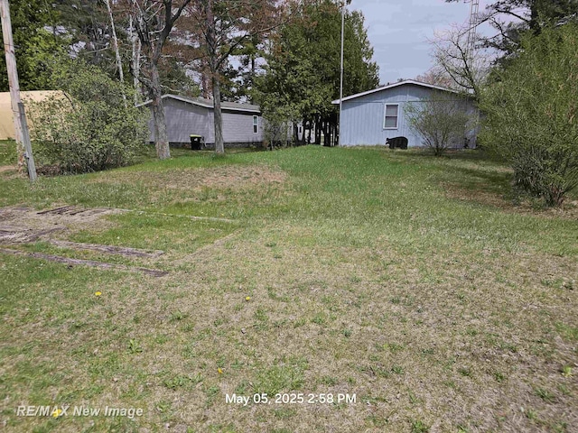 5243 Martin Rd, Beaverton, MI 48612 - view of yard