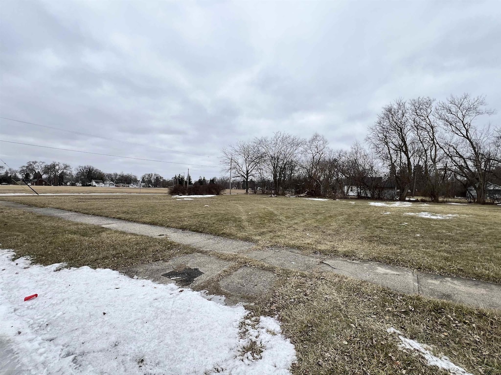2421 Oakwood Ave, Saginaw, MI 48601