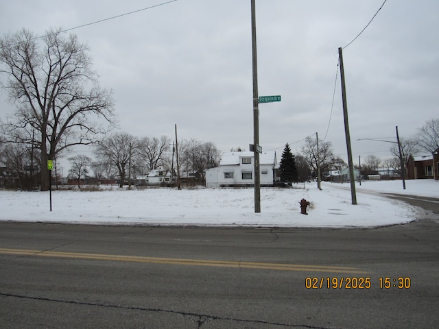 Listing photo 3 for 13100 Dequindre St, Hamtramck MI 48212