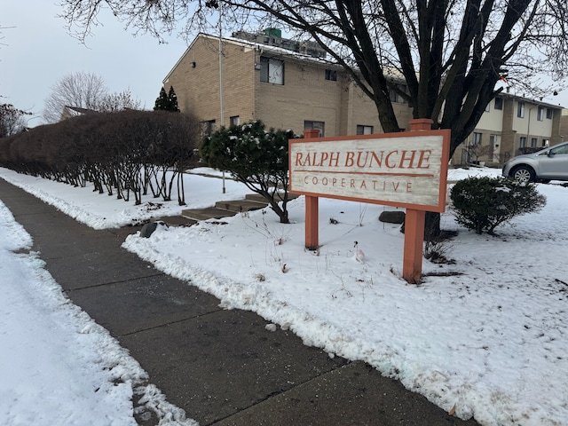 view of community / neighborhood sign