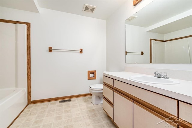 full bath featuring toilet, vanity, visible vents, baseboards, and walk in shower