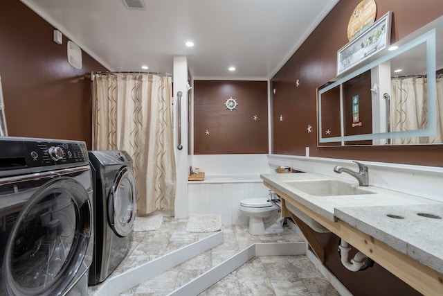 bathroom featuring visible vents, washer and clothes dryer, a shower with shower curtain, vanity, and recessed lighting