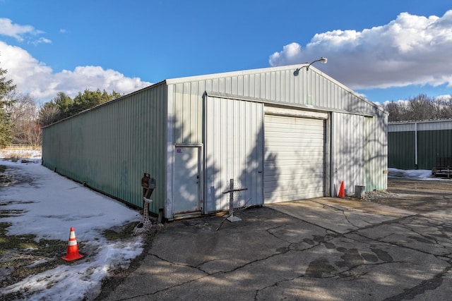 view of detached garage