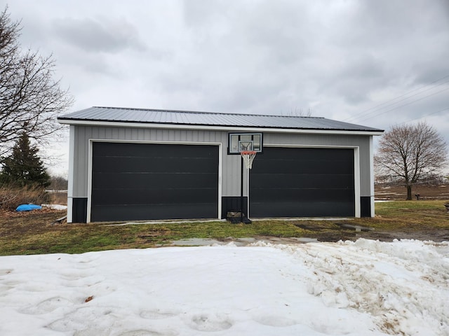 view of detached garage