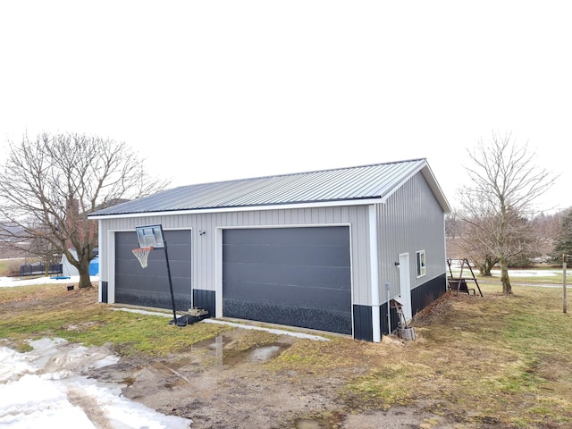 view of detached garage