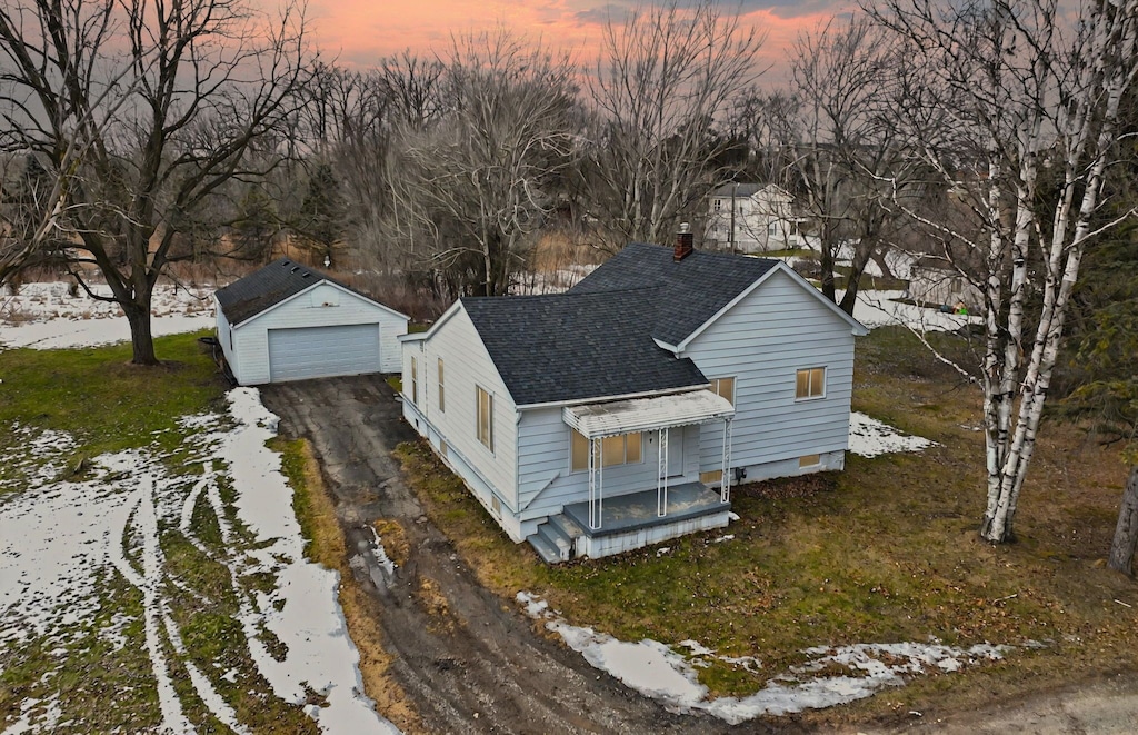 view of aerial view at dusk