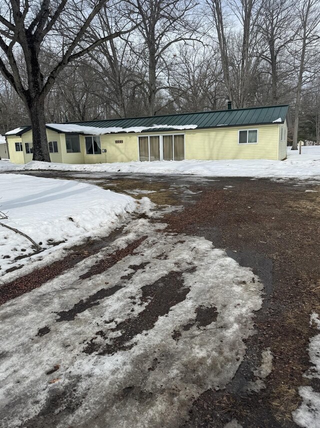 3222 E Houghton Lake Dr, Houghton Lake, MI 48629