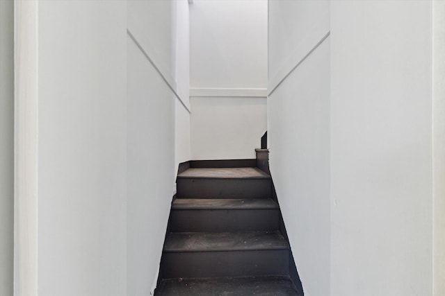 225 E Home St, Edmore, MI 48829 - view of stairs