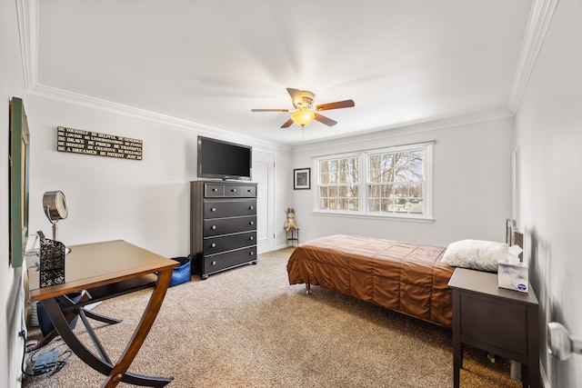 bedroom featuring light colored carpet, crown molding, and ceiling fan