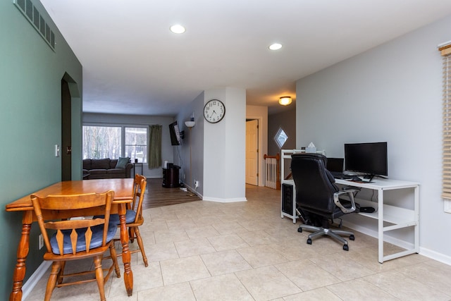 home office with baseboards, visible vents, and recessed lighting