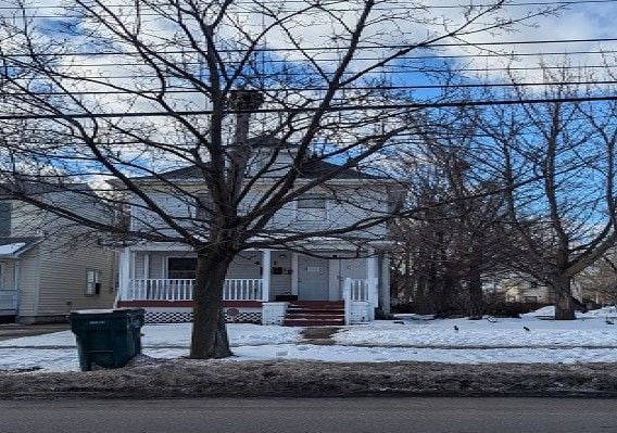 view of front of property with covered porch