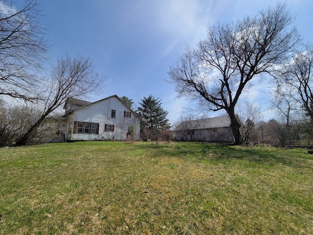 3246 E Maple Ave, Grand Blanc, MI 48507 - view of yard