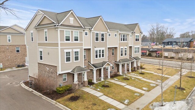 view of front of property with a residential view