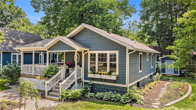 view of front of property featuring a porch