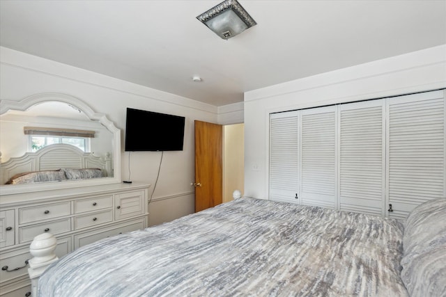 bedroom featuring a closet