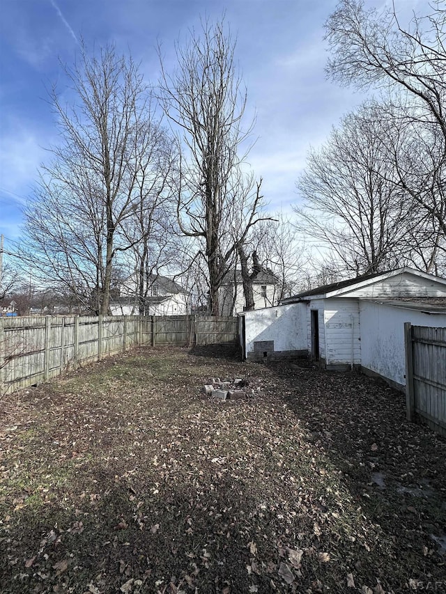 view of yard featuring fence private yard