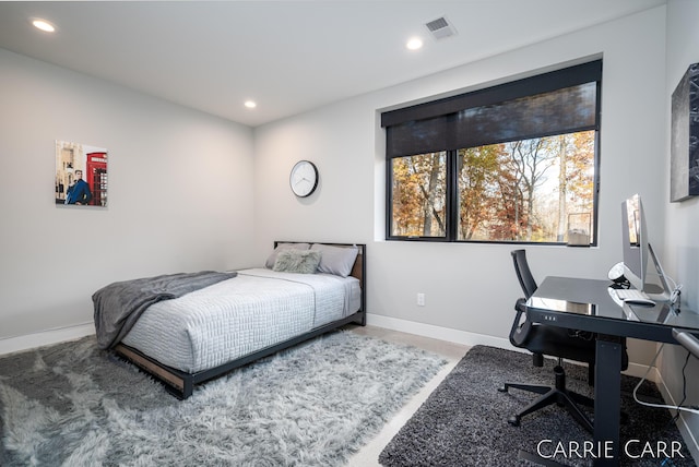 bedroom featuring recessed lighting, visible vents, and baseboards