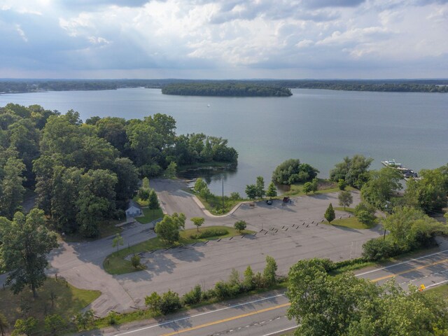 4053 Harbor Vista Dr, Orchard Lake, MI 48323