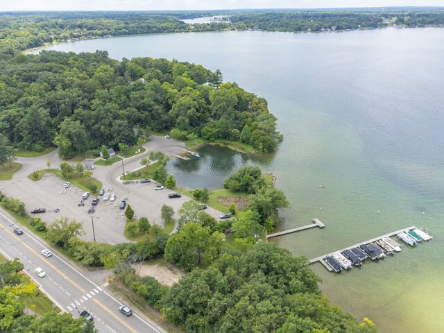 4053 Harbor Vista Dr, Orchard Lake, MI 48323