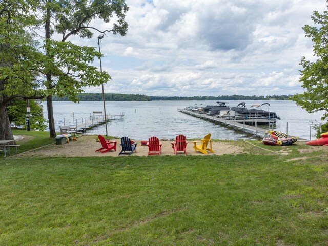4053 Harbor Vista Dr, Orchard Lake, MI 48323