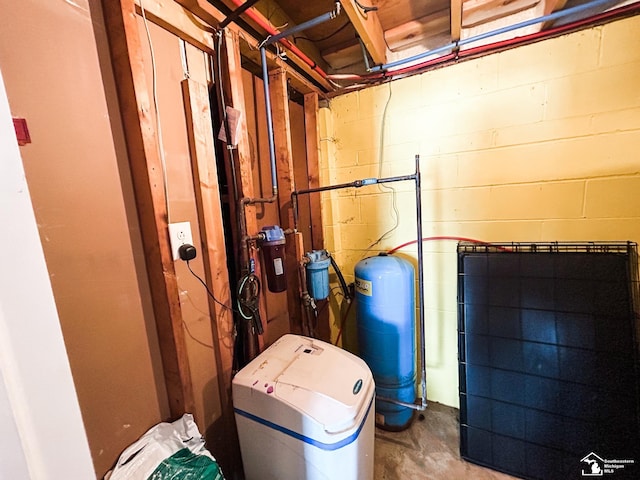 11799 Greenbriar Dr, Jerome, MI 49249 - view of utility room
