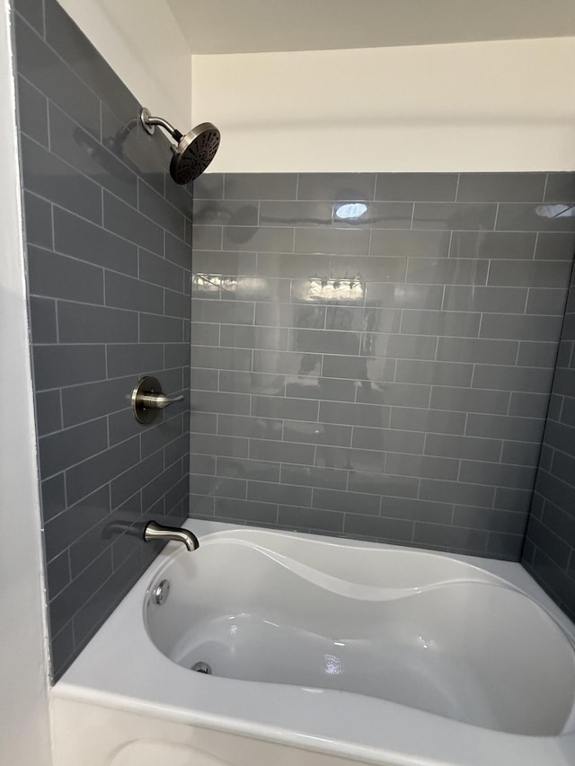 full bathroom featuring washtub / shower combination