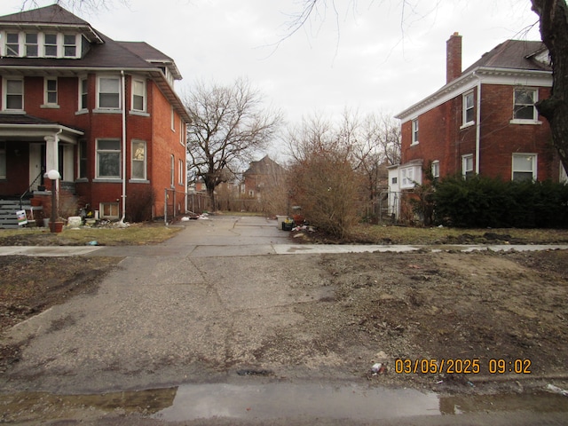 Listing photo 2 for 95 Woodland St, Detroit MI 48202