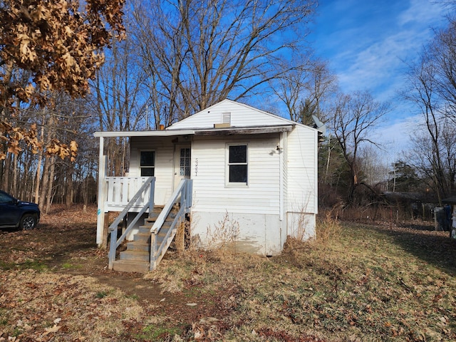 view of front facade with covered porch