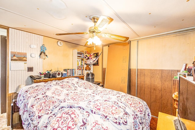 bedroom featuring a ceiling fan