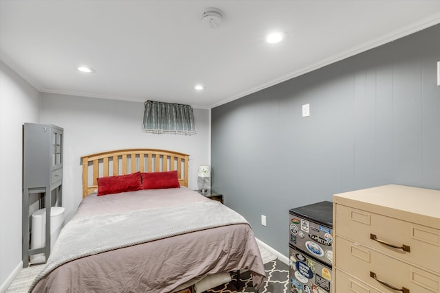 bedroom with baseboards, carpet floors, recessed lighting, and crown molding