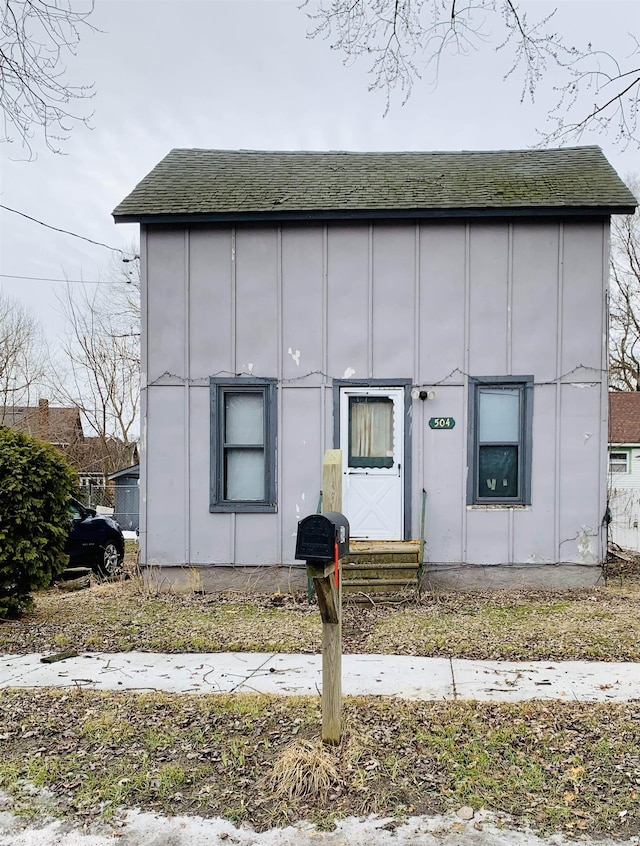 view of front of home featuring entry steps