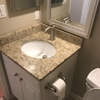 30200 Southfield Rd Unit 204, Southfield, MI 48076 - bathroom with vanity and toilet