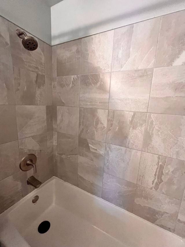 bathroom featuring shower / bathtub combination