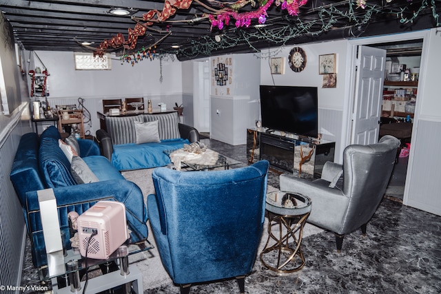 5324 Buchanan Ave, Warren, MI 48092 - living room with a wainscoted wall