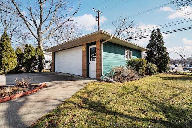 view of detached garage