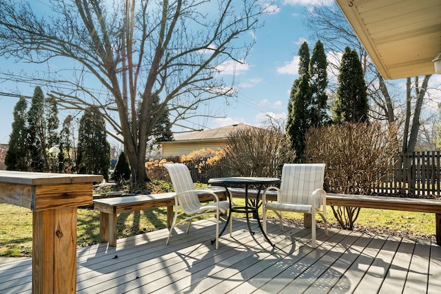 deck with outdoor dining space