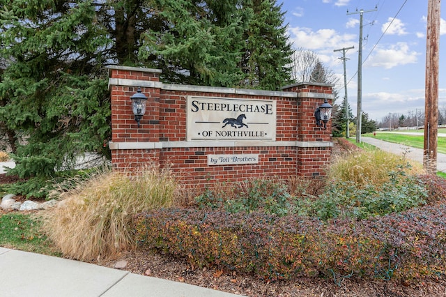 view of community / neighborhood sign