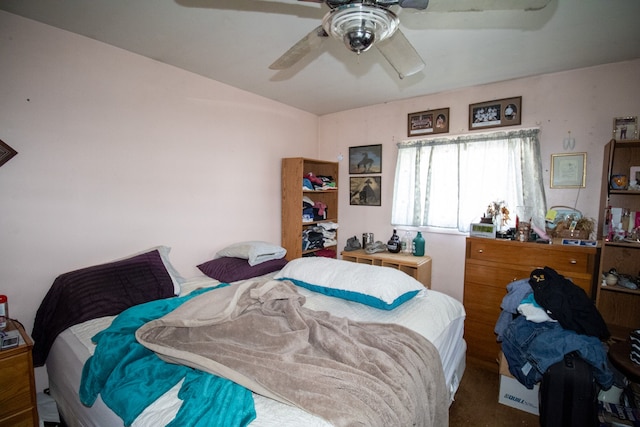 bedroom featuring ceiling fan