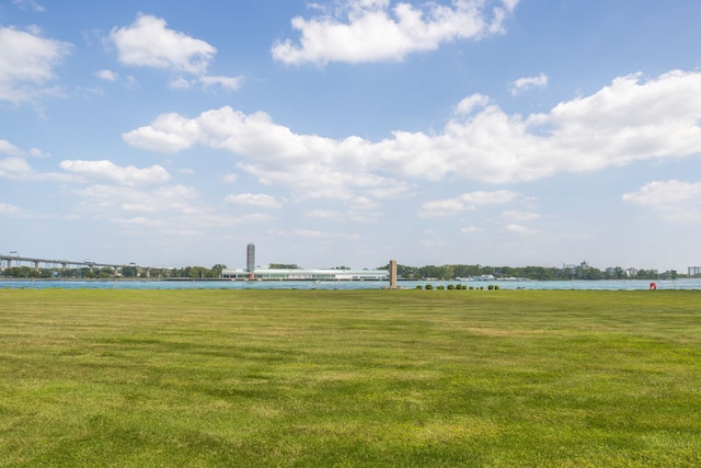 view of yard featuring a water view