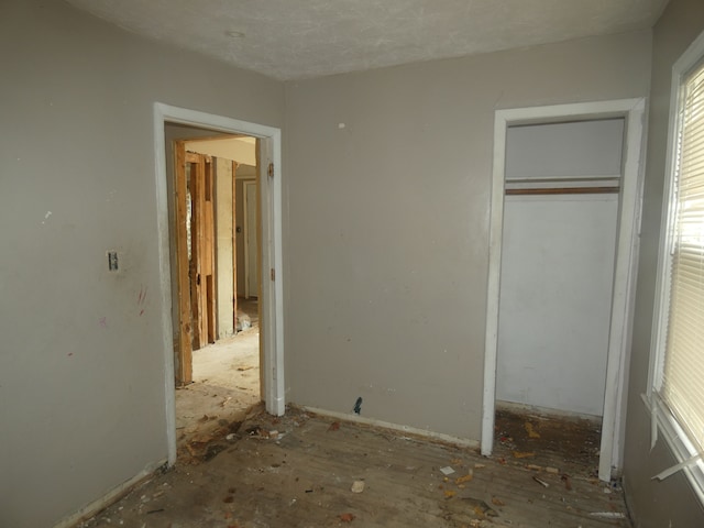 unfurnished bedroom featuring a closet