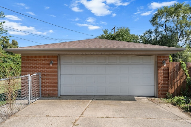 34134 Dequindre Rd, Sterling Heights, MI 48310 - detached garage with fence